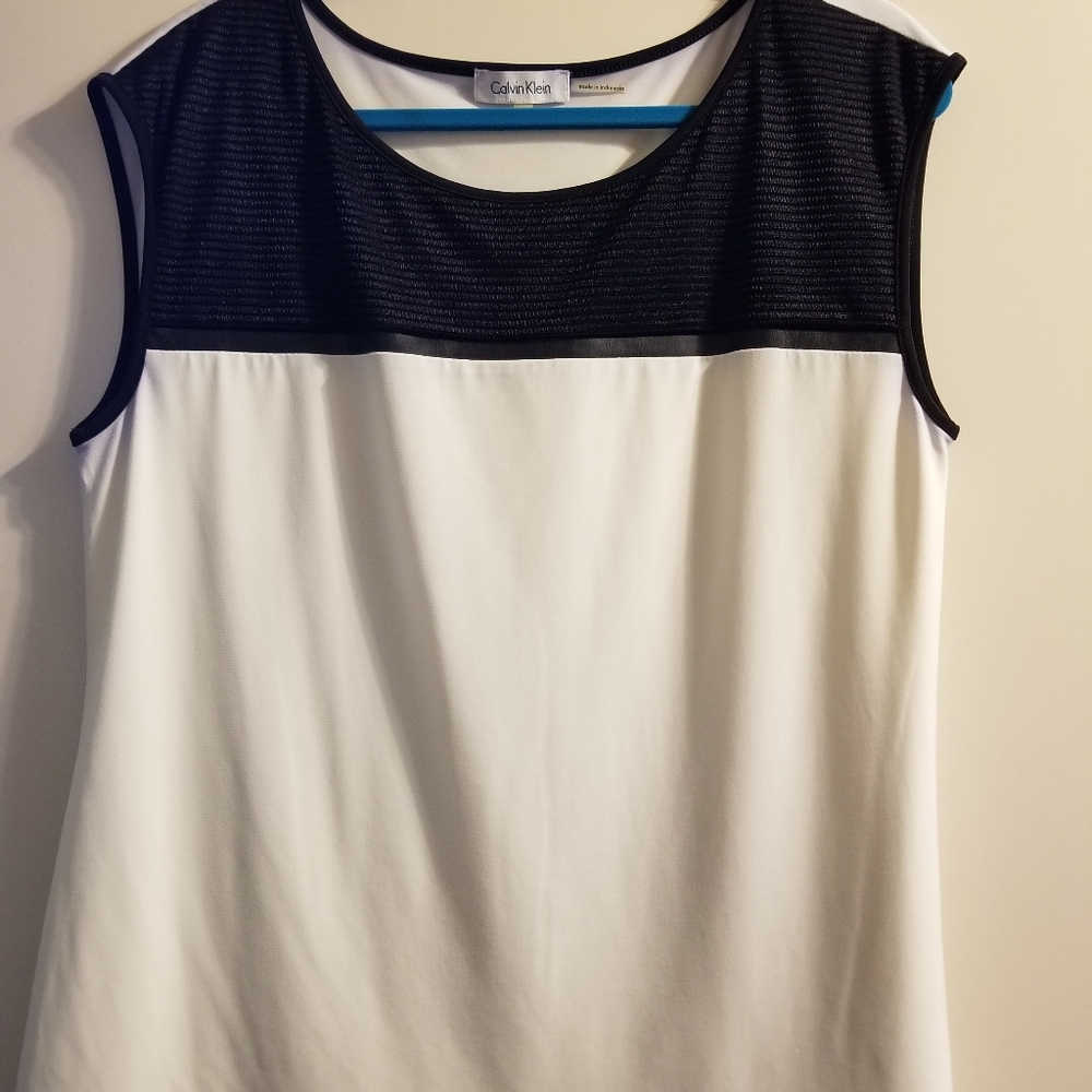 Short sleeved blouse